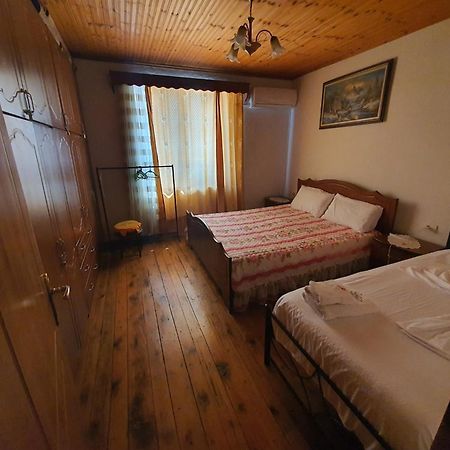 Hida Guest House Гірокастра Екстер'єр фото