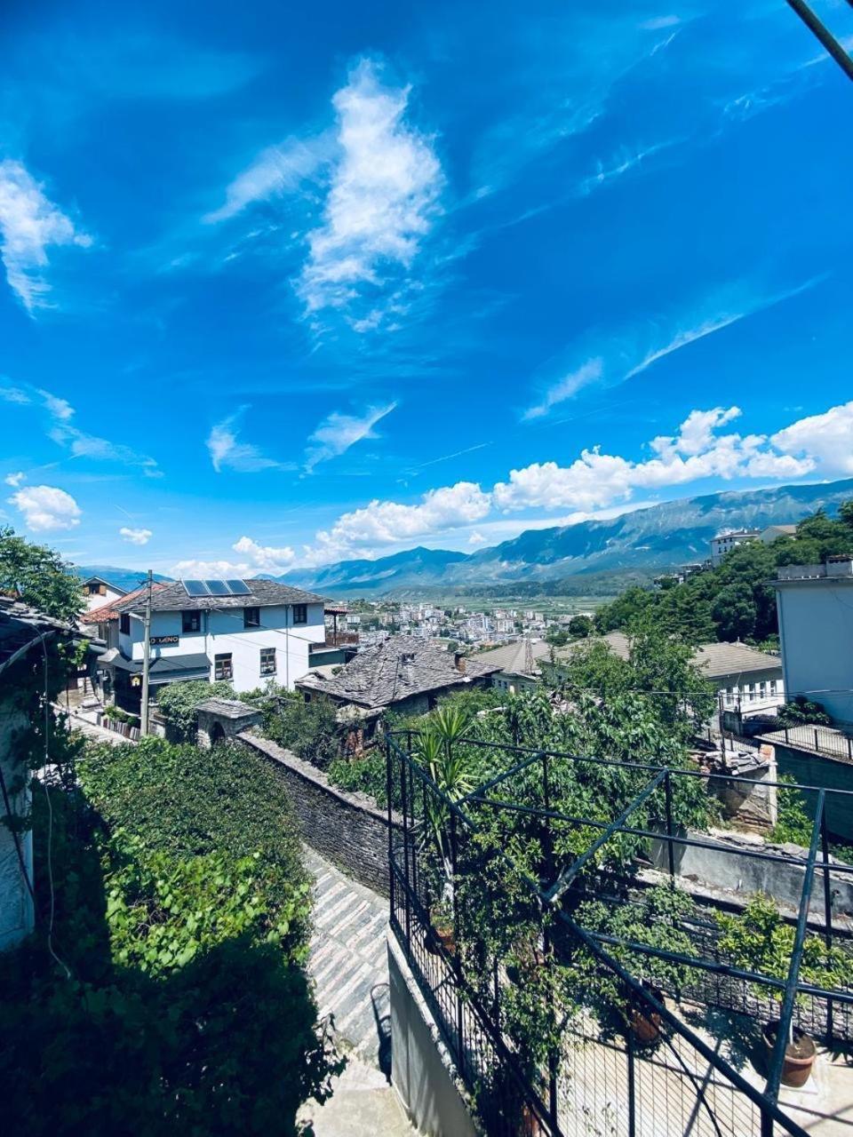 Hida Guest House Гірокастра Екстер'єр фото